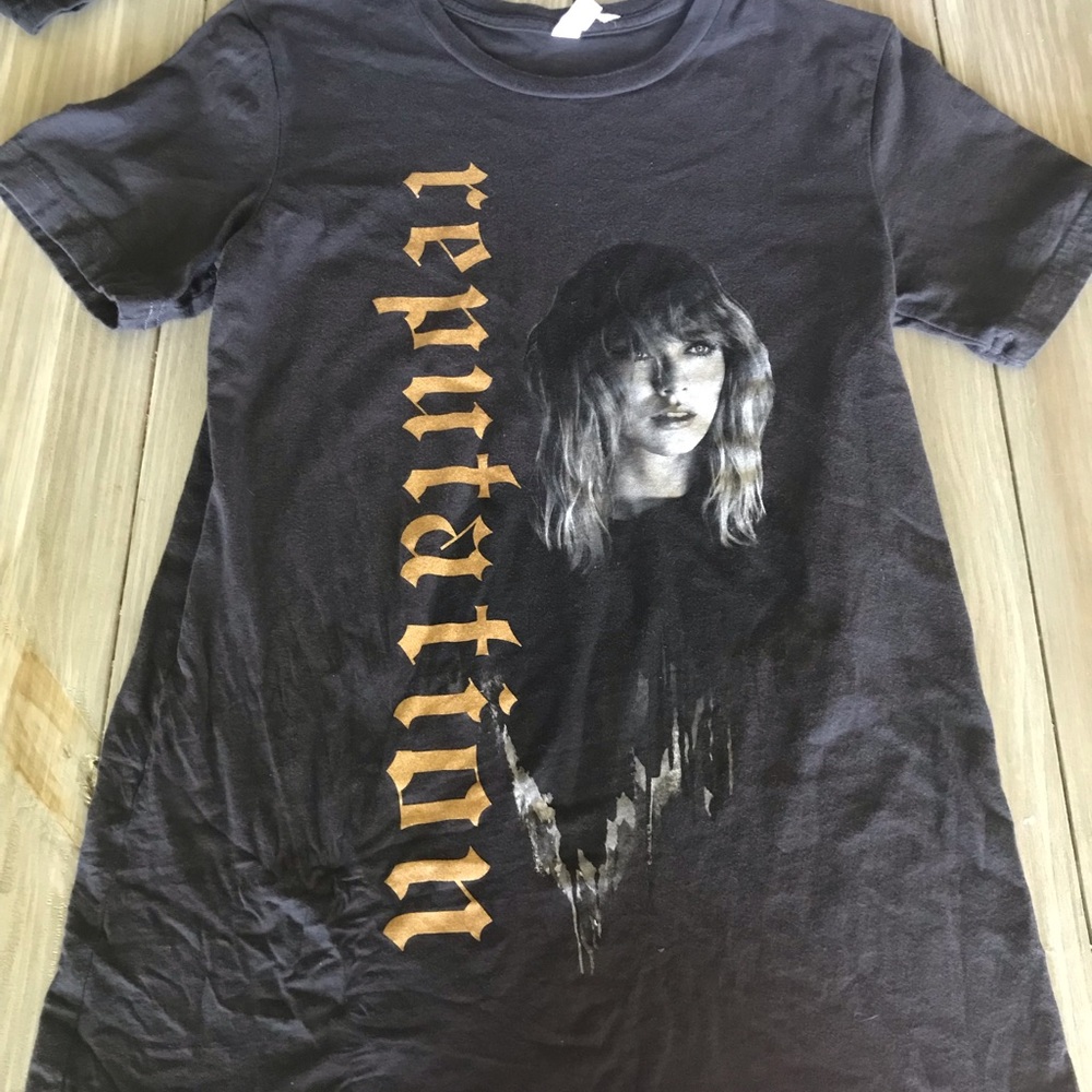 Taylor swift concert tee